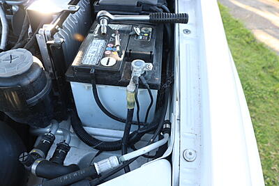 Amarok Trendline M21 Bonnet Strut conversion kit-img_6125-jpg