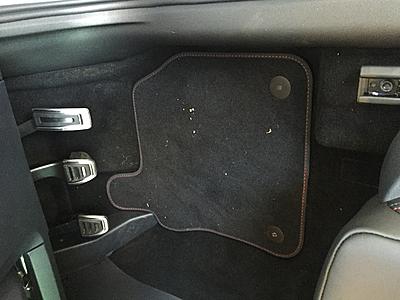 Does a new MY15 Octavia RS comes with mats?-2015-02-21-08-37-36-jpg