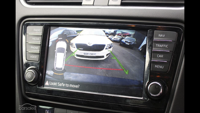 Reverse camera / park pilot issues-img_6551-png