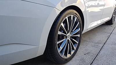 different tyre sizes on 19s-20190621_132316-jpg