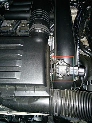 Missing cover in engine after service?-img_20140820_180512-jpg