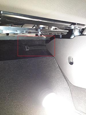 Guide: B7 Passat footwell lights-footwell003-jpg