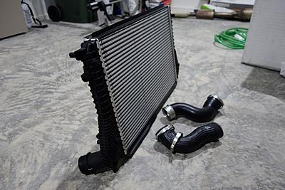 Golf R Stock Intercooler - Near New-int-2-left-jpg