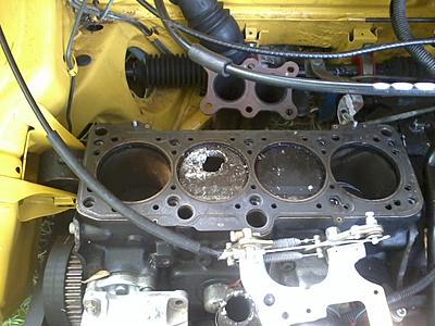 Mk2 golf 8v upgrade to mr3 exhaust manifold and down pipes-yellow-engine-bay-5-jpg