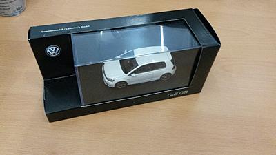 Golf 7 Gti white 1:43-20150528_092654-jpg