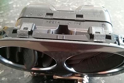 How to repair the rear cup holders in a tiguan-rear-vents-jpg