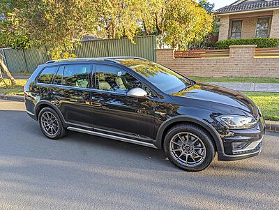 MY17 Golf Alltrack 132TSI Premium-pxl_20231019_071447538-jpg